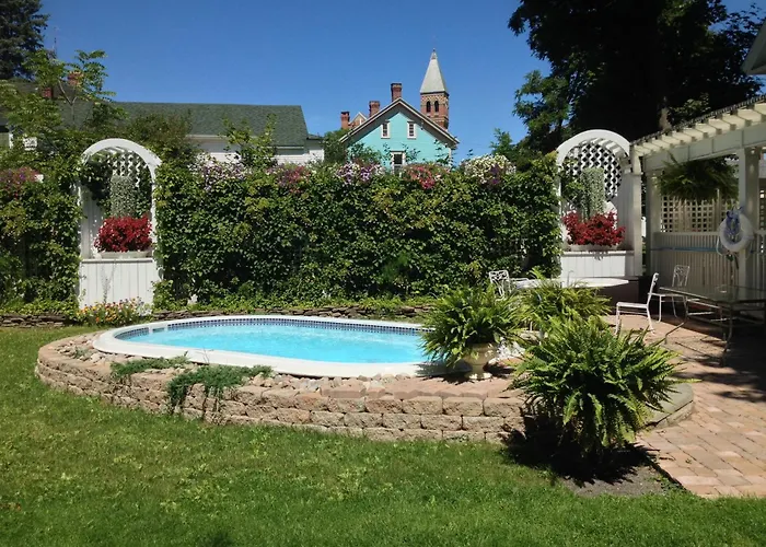 The White House Inn